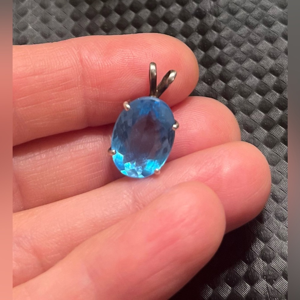 Blue TOPAZ Silver Setting Oval Faceted Pendant Gorgeous - Picture 2 of 10